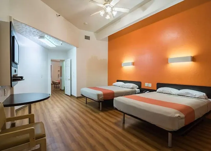 6 Az Hotel