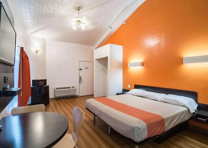 Hotel 6 Az